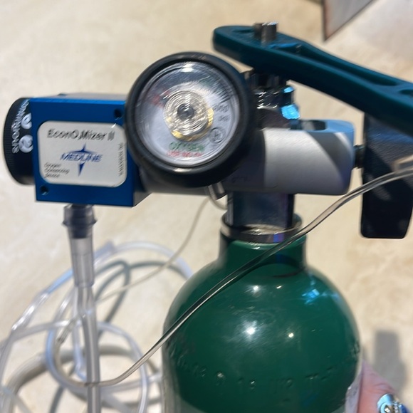 Oxygen Tank - Picture 4 of 4